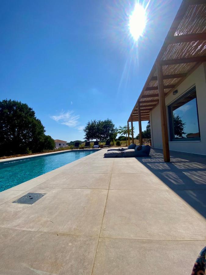 Alberi - Izla Homes Skala  Bagian luar foto