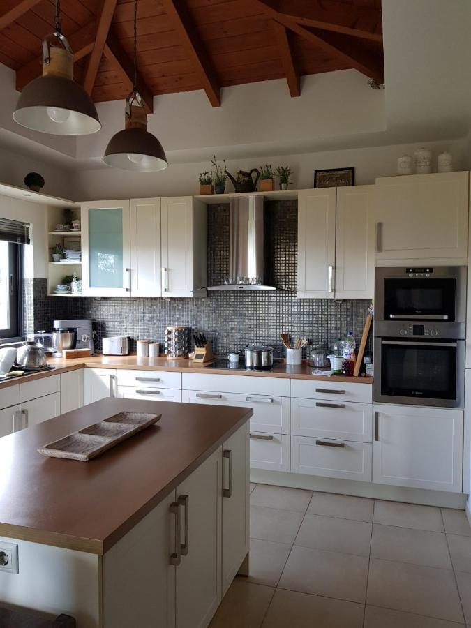 Alberi - Izla Homes Skala  Bagian luar foto