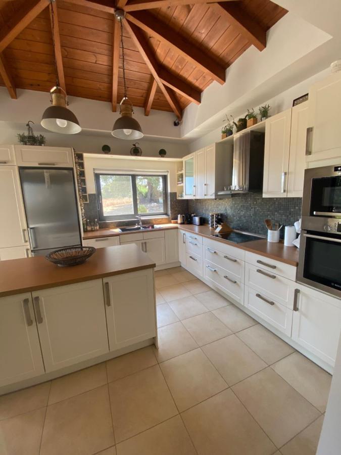 Alberi - Izla Homes Skala  Bagian luar foto