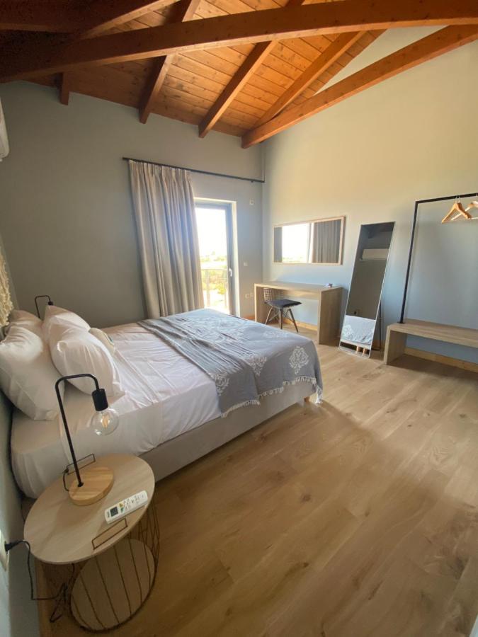 Alberi - Izla Homes Skala  Bagian luar foto